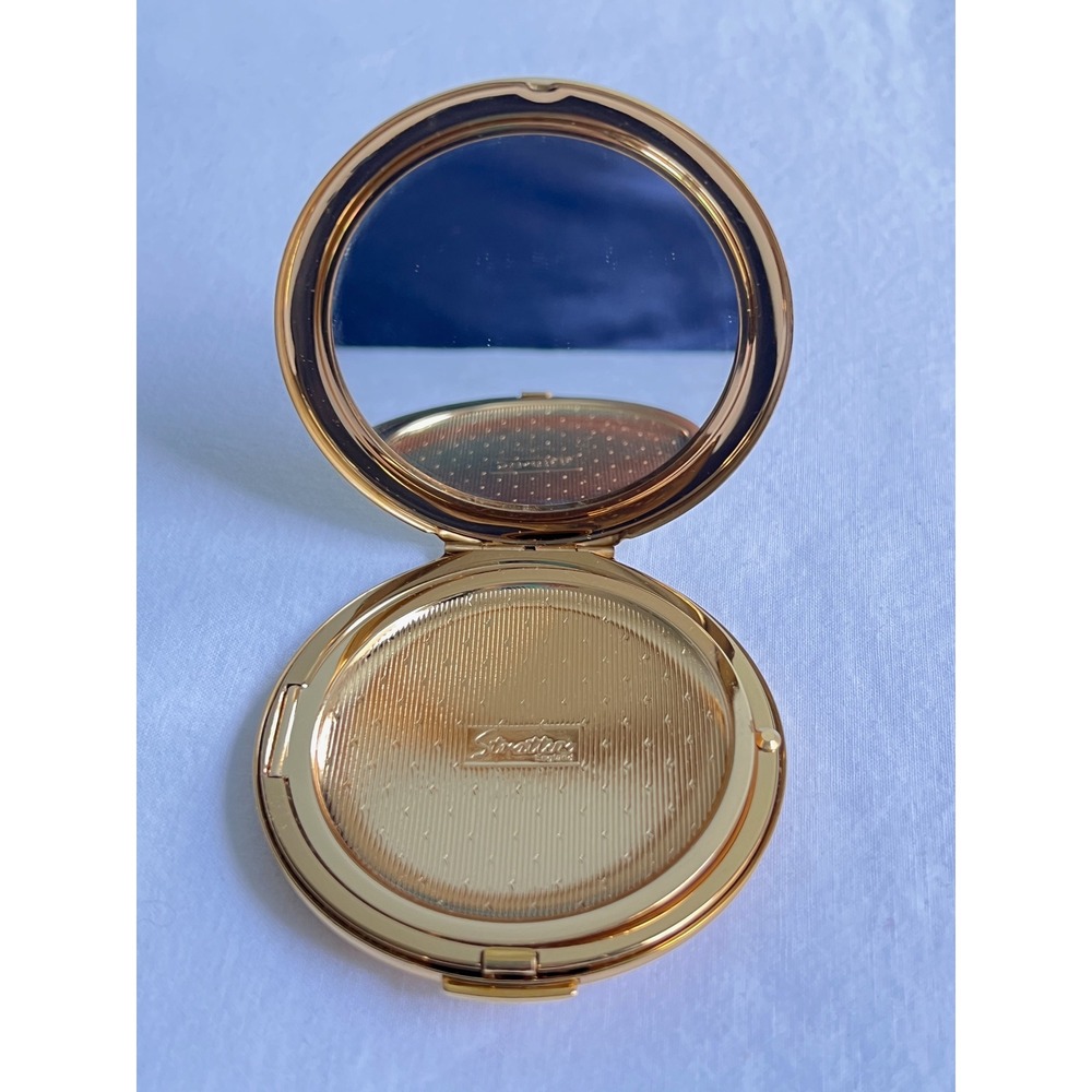 Vintage Stratton England Gold Tone Rose Compact Mirror Powder Case Scalloped - Picture 6 of 8
